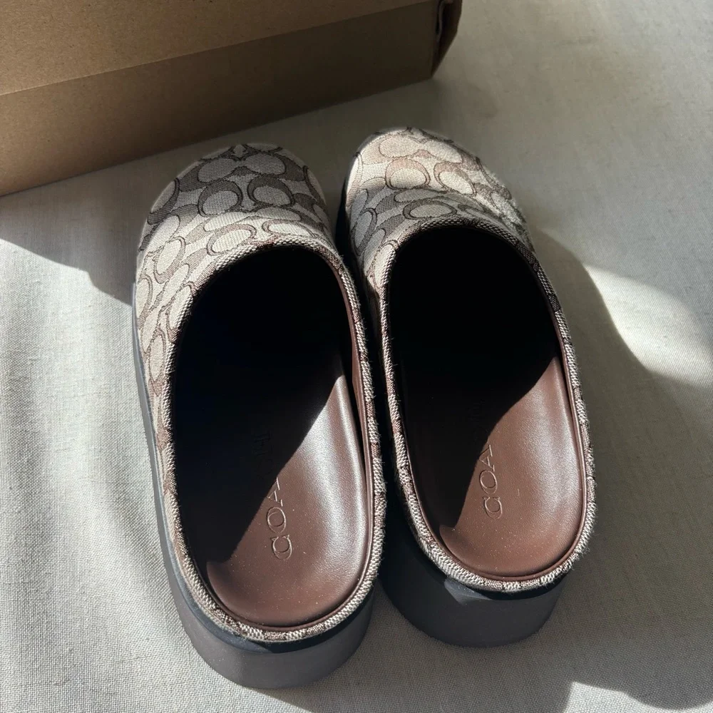 New Coach Link Mule Signature Jacquard Oak Maple Slip-On Size 7 | Chic Casual - Picture 3 of 9